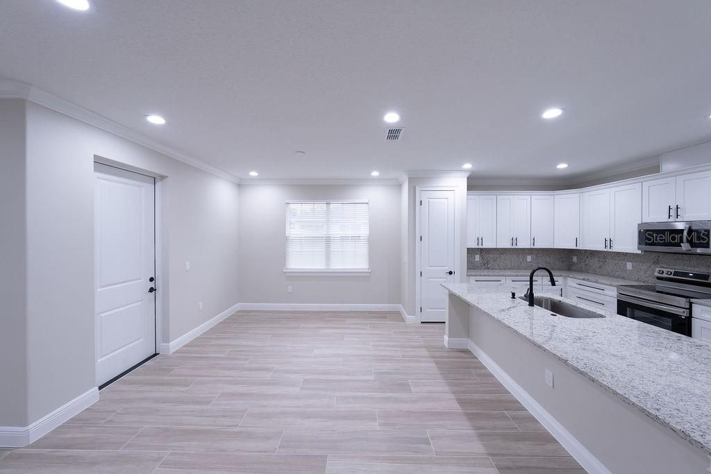 En Venta: $340,000 (4 camas, 3 baños, 2057 Pies cuadrados)