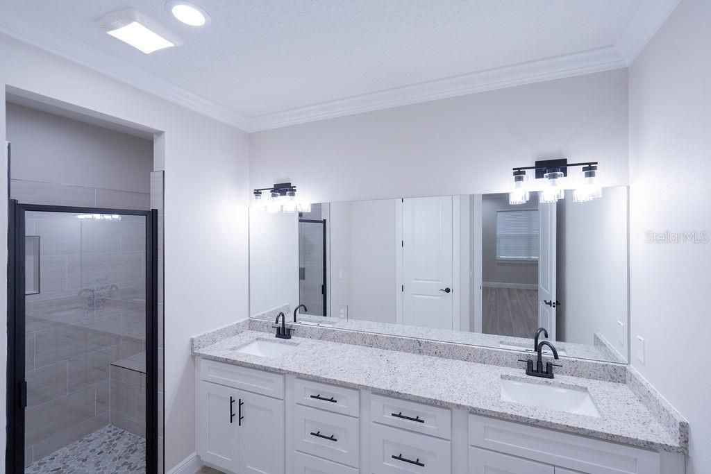 En Venta: $340,000 (4 camas, 3 baños, 2057 Pies cuadrados)