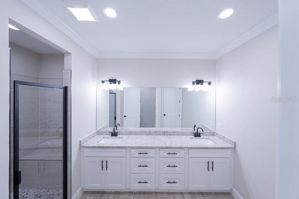 En Venta: $340,000 (4 camas, 3 baños, 2057 Pies cuadrados)