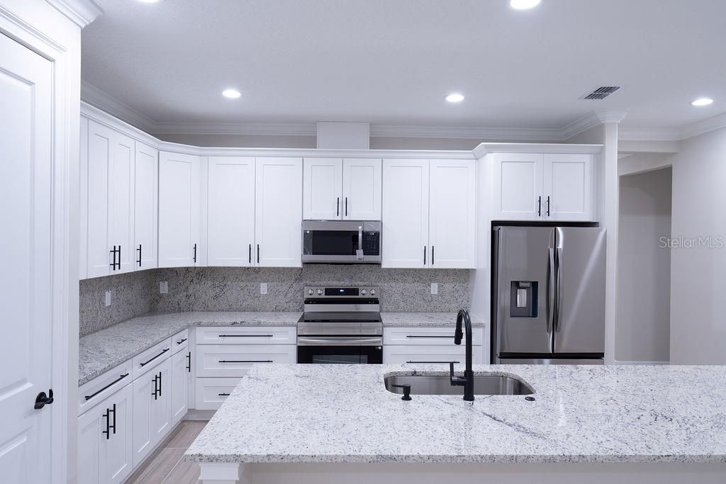 En Venta: $340,000 (4 camas, 3 baños, 2057 Pies cuadrados)