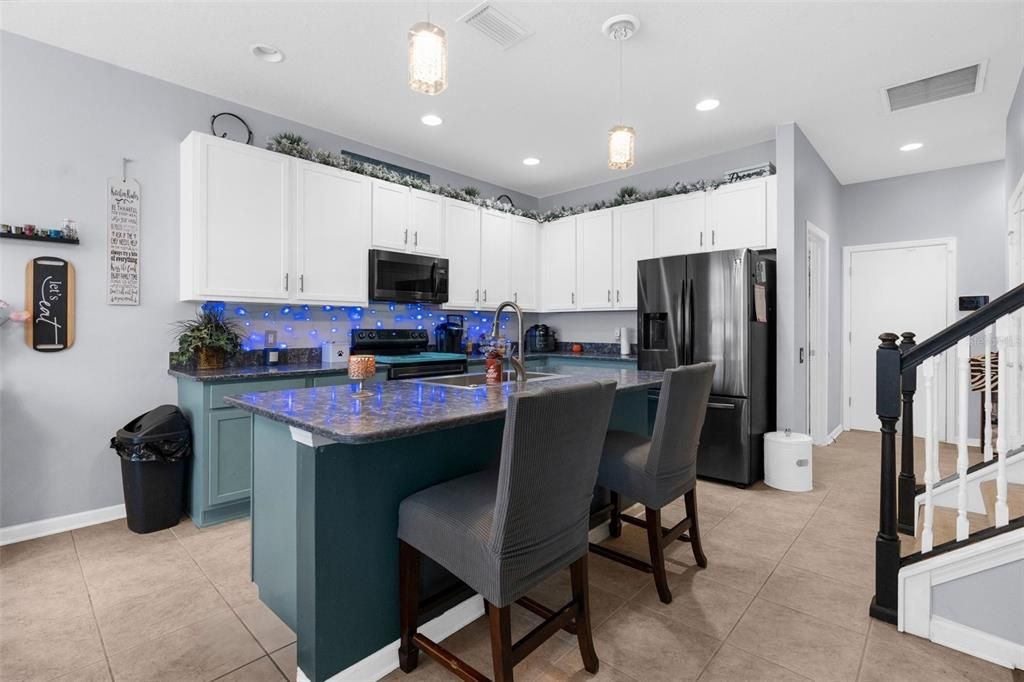 待售: $345,000 (4 贝兹, 3 浴室, 2663 平方英尺)