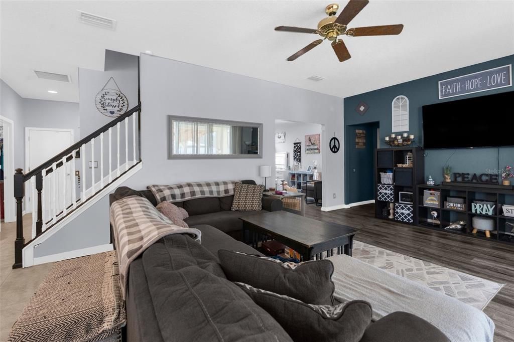 待售: $345,000 (4 贝兹, 3 浴室, 2663 平方英尺)