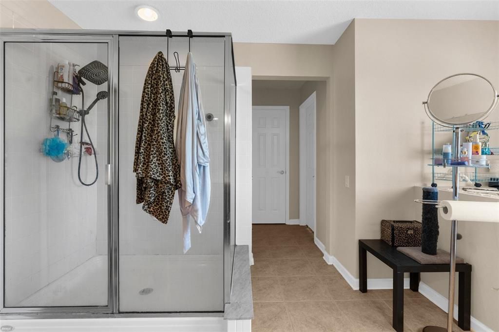 待售: $345,000 (4 贝兹, 3 浴室, 2663 平方英尺)