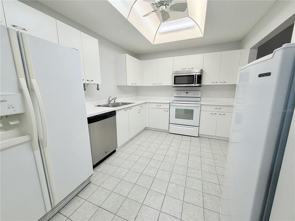 For Rent: $2,150 (3 beds, 2 baths, 1264 Square Feet)