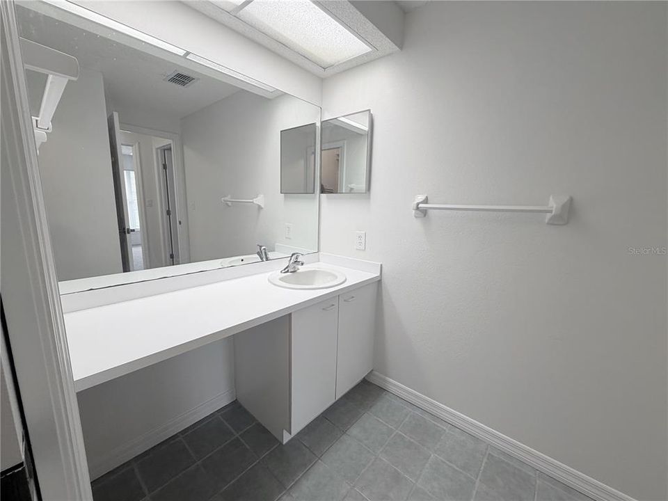 For Rent: $2,150 (3 beds, 2 baths, 1264 Square Feet)