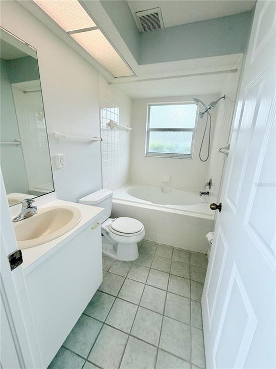 For Rent: $2,150 (3 beds, 2 baths, 1264 Square Feet)