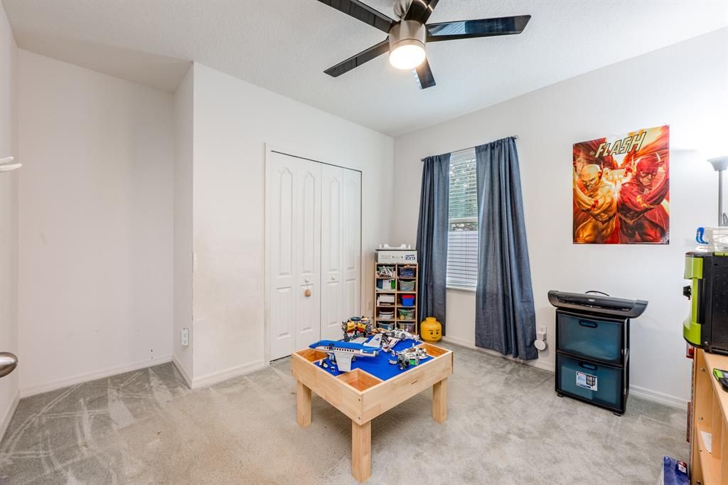 待售: $374,900 (4 贝兹, 2 浴室, 1980 平方英尺)