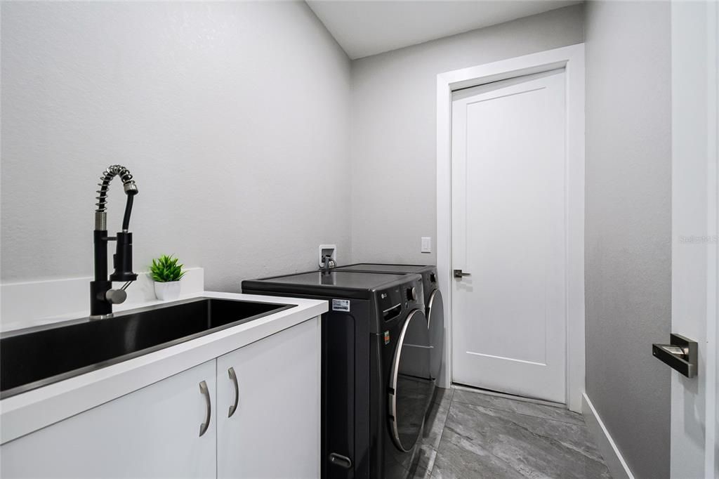 For Sale: $580,000 (4 beds, 3 baths, 2384 Square Feet)