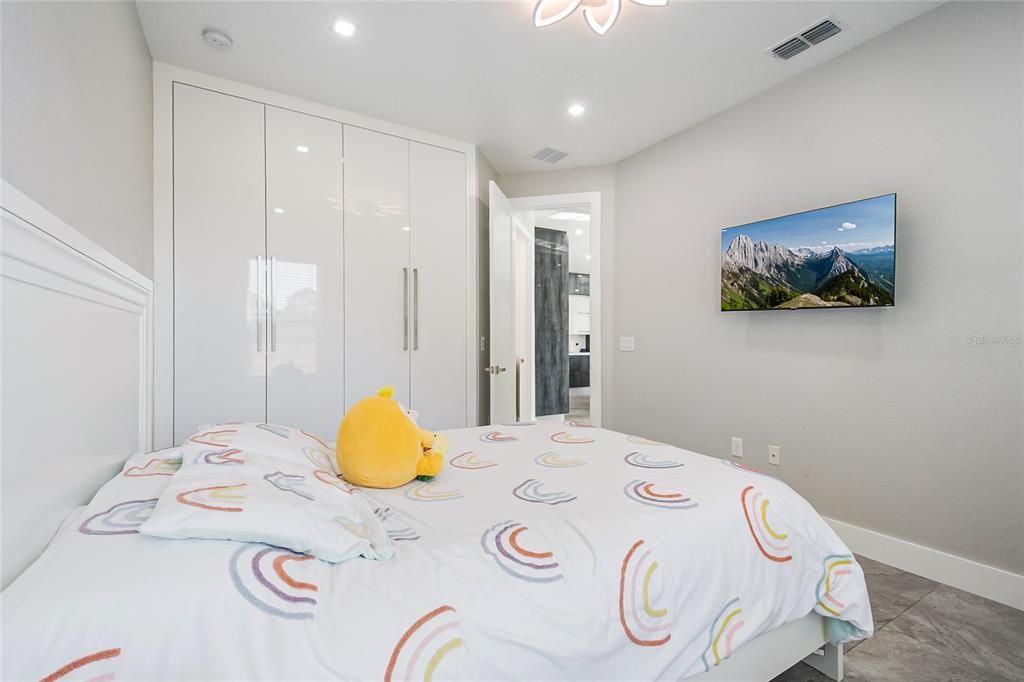 For Sale: $580,000 (4 beds, 3 baths, 2384 Square Feet)