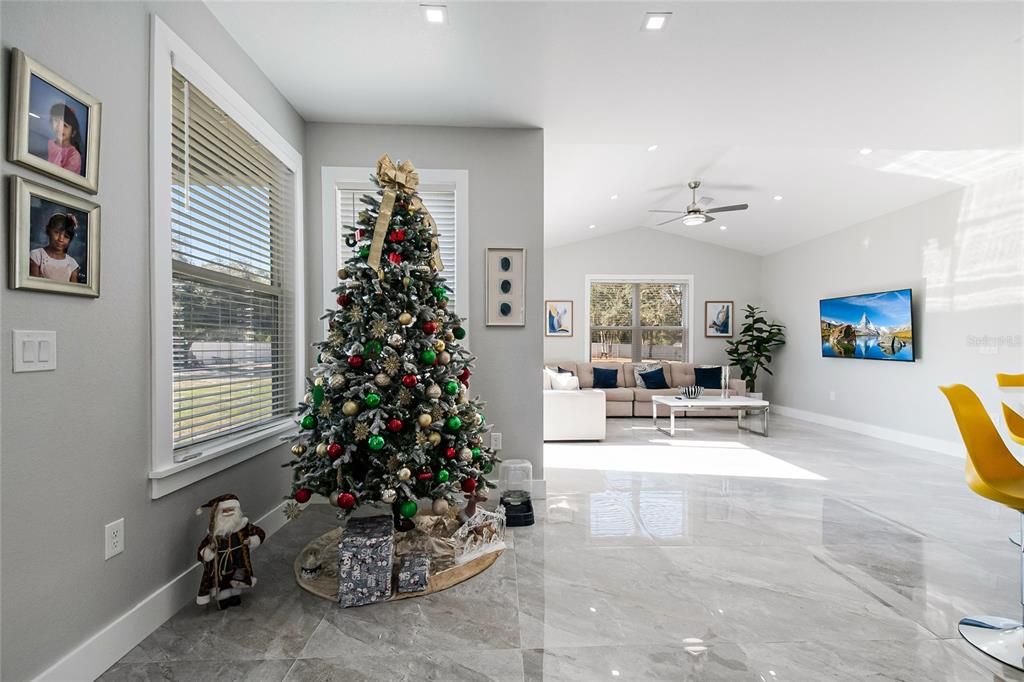 For Sale: $580,000 (4 beds, 3 baths, 2384 Square Feet)