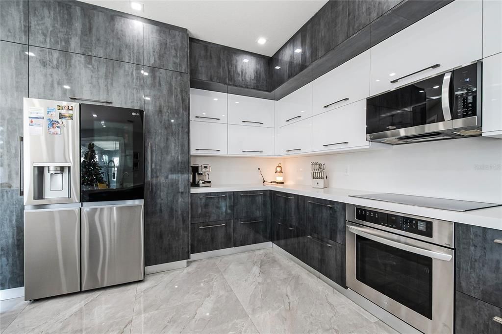 For Sale: $580,000 (4 beds, 3 baths, 2384 Square Feet)