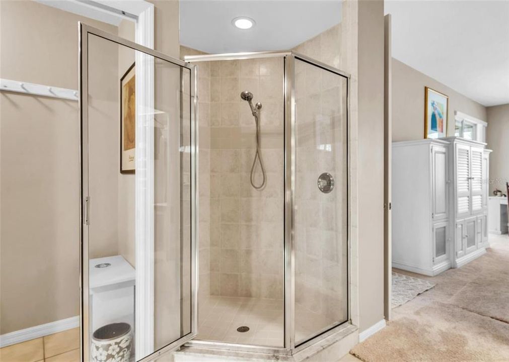 For Sale: $400,000 (2 beds, 2 baths, 1750 Square Feet)