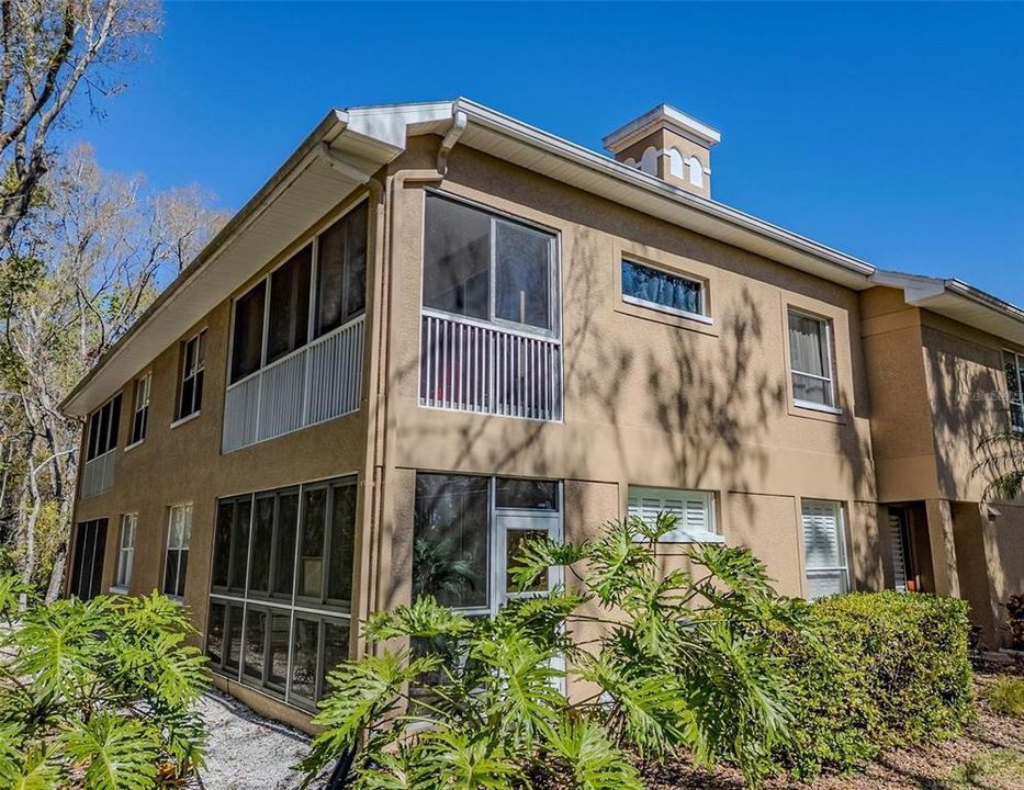 For Sale: $400,000 (2 beds, 2 baths, 1750 Square Feet)