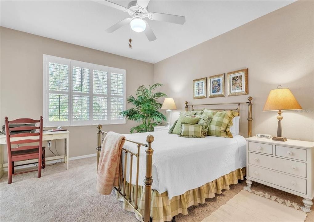 For Sale: $400,000 (2 beds, 2 baths, 1750 Square Feet)