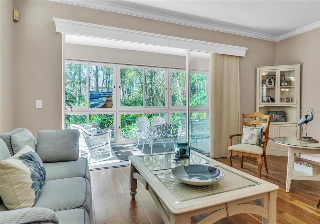 For Sale: $400,000 (2 beds, 2 baths, 1750 Square Feet)