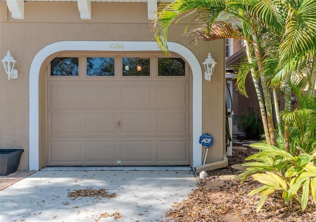 For Sale: $400,000 (2 beds, 2 baths, 1750 Square Feet)