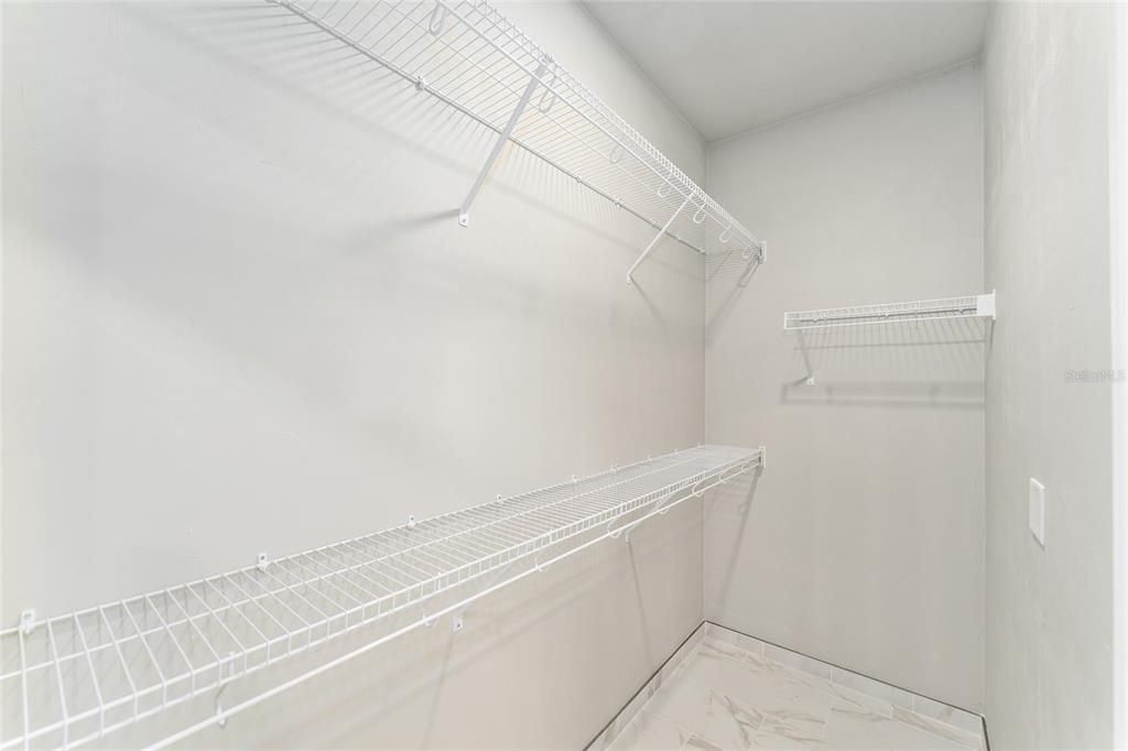 待售: $395,000 (4 贝兹, 2 浴室, 1807 平方英尺)