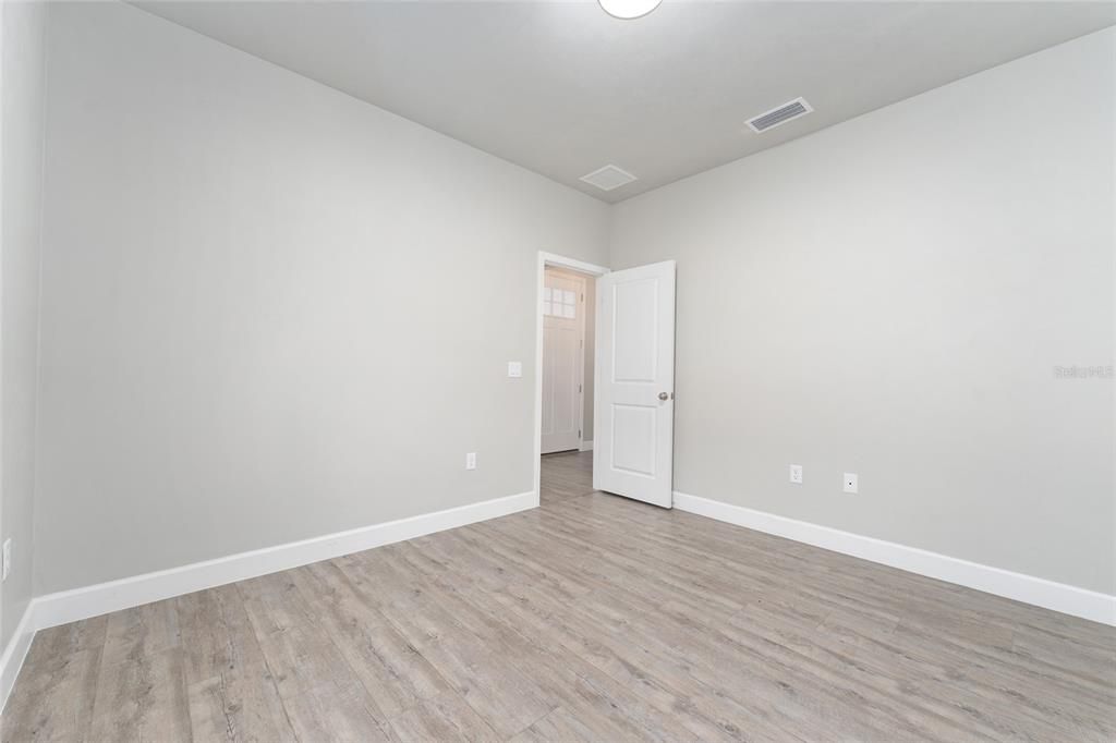 待售: $395,000 (4 贝兹, 2 浴室, 1807 平方英尺)