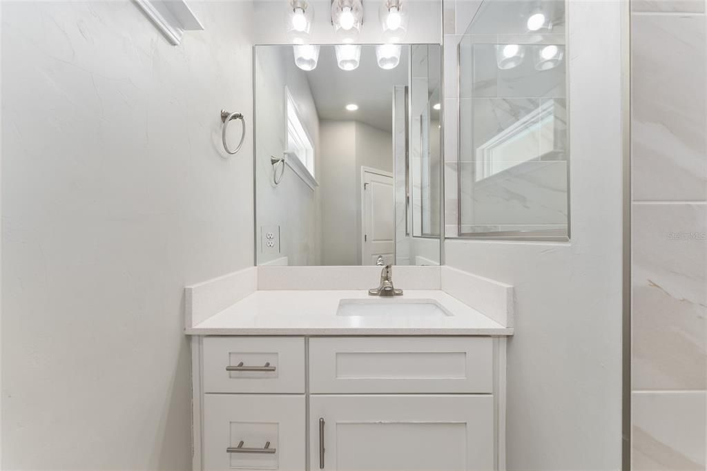 待售: $395,000 (4 贝兹, 2 浴室, 1807 平方英尺)