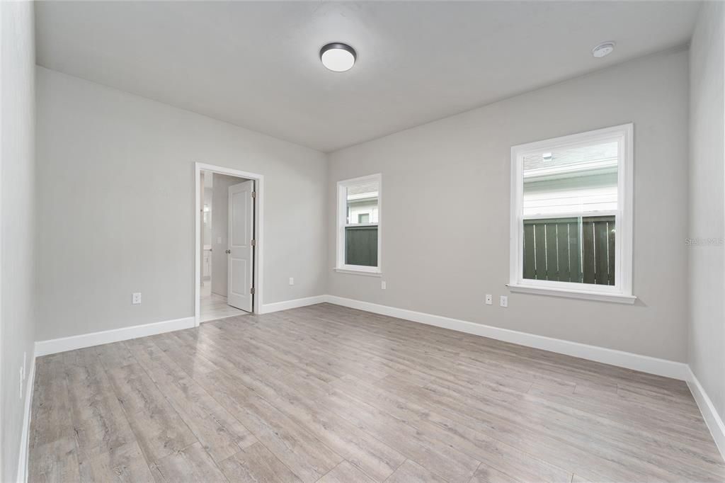 待售: $395,000 (4 贝兹, 2 浴室, 1807 平方英尺)