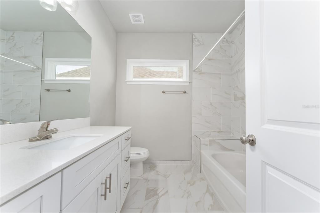 待售: $395,000 (4 贝兹, 2 浴室, 1807 平方英尺)