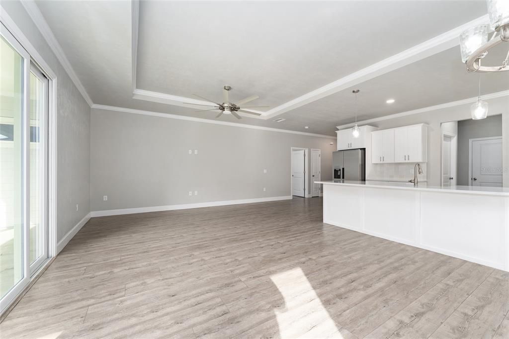 待售: $395,000 (4 贝兹, 2 浴室, 1807 平方英尺)