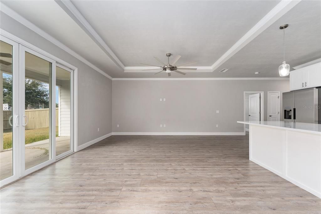 待售: $395,000 (4 贝兹, 2 浴室, 1807 平方英尺)