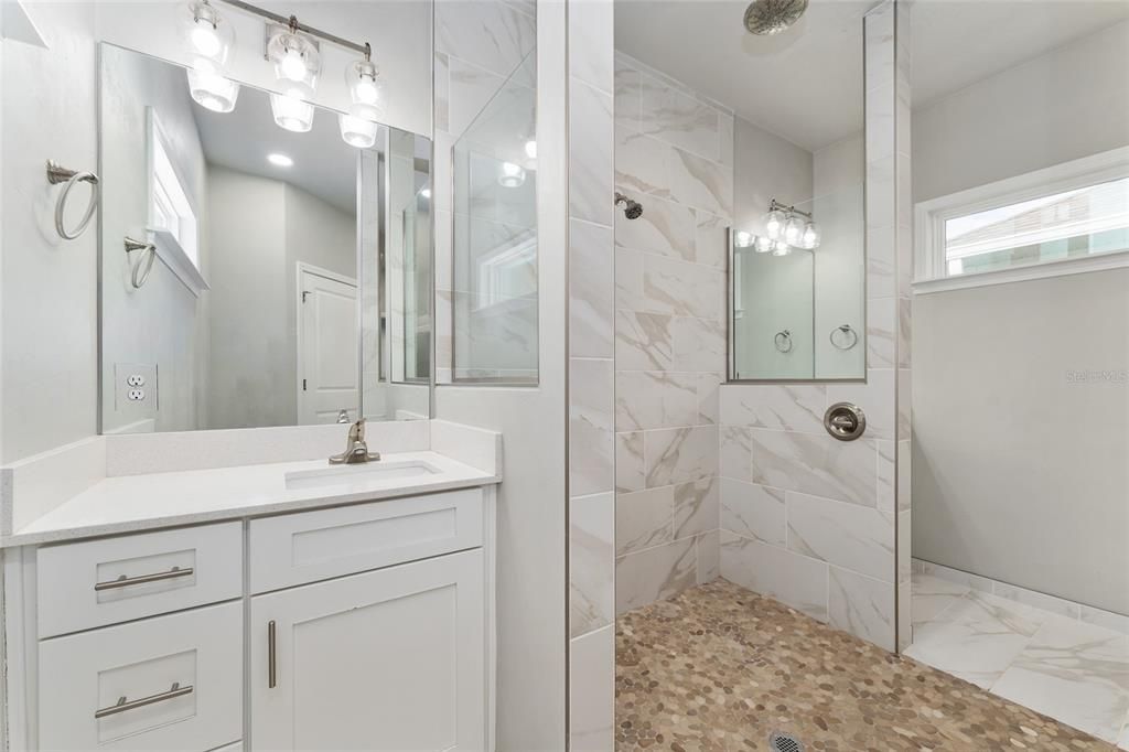 待售: $395,000 (4 贝兹, 2 浴室, 1807 平方英尺)