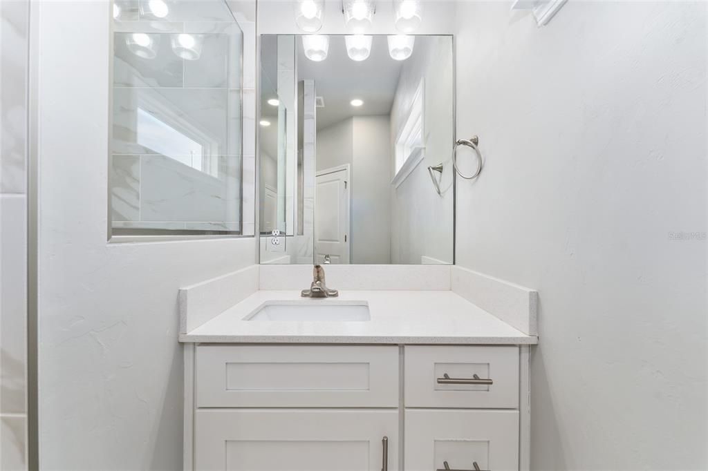 待售: $395,000 (4 贝兹, 2 浴室, 1807 平方英尺)