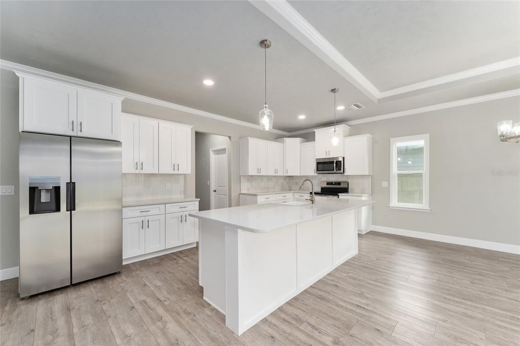 待售: $395,000 (4 贝兹, 2 浴室, 1807 平方英尺)