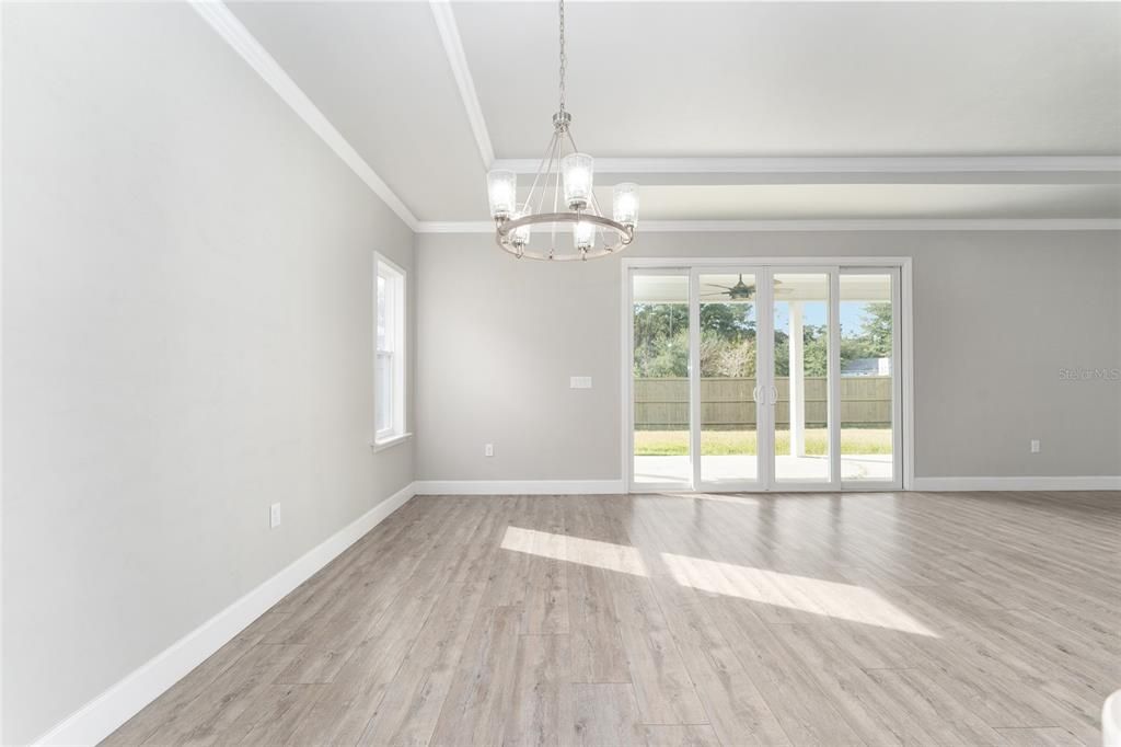 待售: $395,000 (4 贝兹, 2 浴室, 1807 平方英尺)