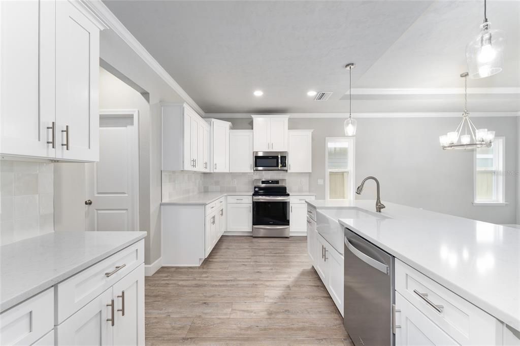 待售: $395,000 (4 贝兹, 2 浴室, 1807 平方英尺)