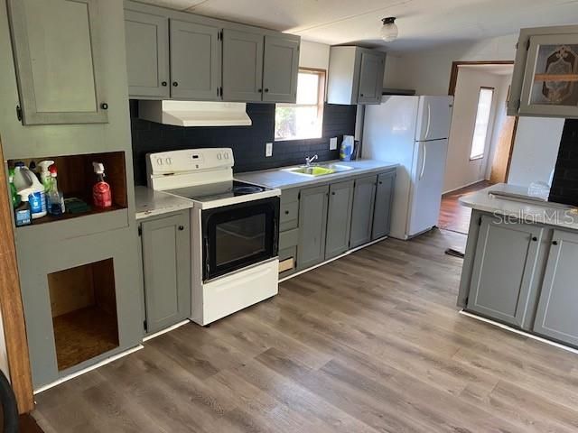 На продажу: $128,000 (2 спален, 2 ванн, 1216 Квадратных фут)