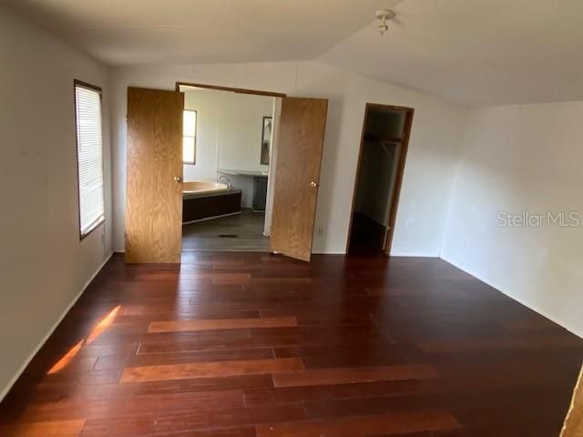 На продажу: $128,000 (2 спален, 2 ванн, 1216 Квадратных фут)