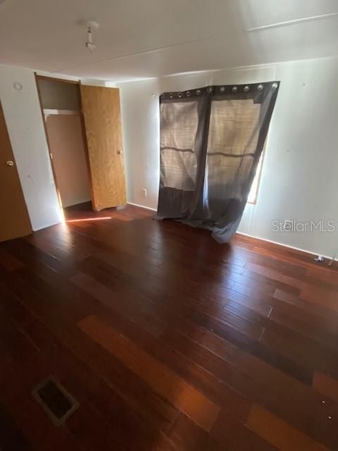 На продажу: $128,000 (2 спален, 2 ванн, 1216 Квадратных фут)