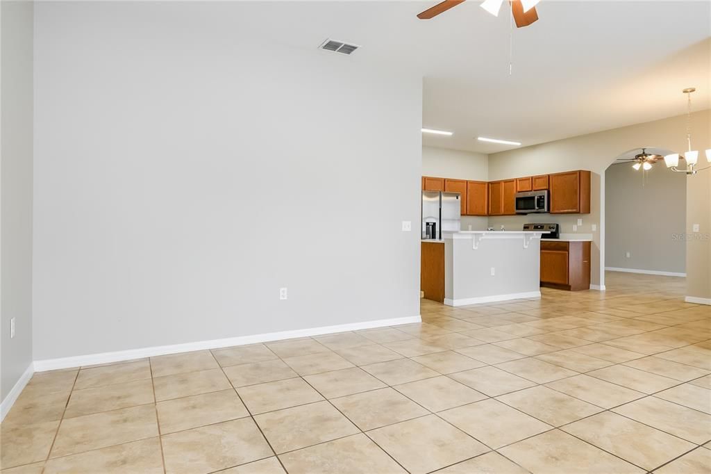 En Renta: $2,560 (4 camas, 3 baños, 2308 Pies cuadrados)