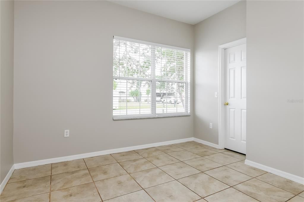 En Renta: $2,560 (4 camas, 3 baños, 2308 Pies cuadrados)