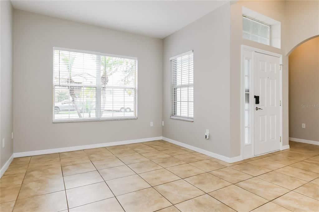 En Renta: $2,560 (4 camas, 3 baños, 2308 Pies cuadrados)