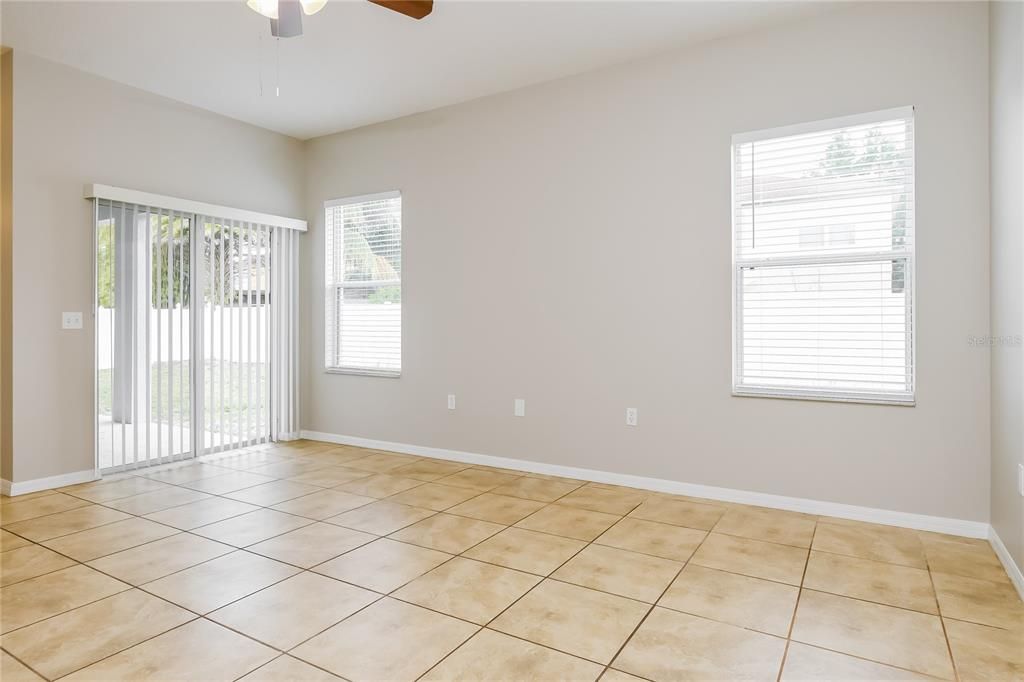 En Renta: $2,560 (4 camas, 3 baños, 2308 Pies cuadrados)