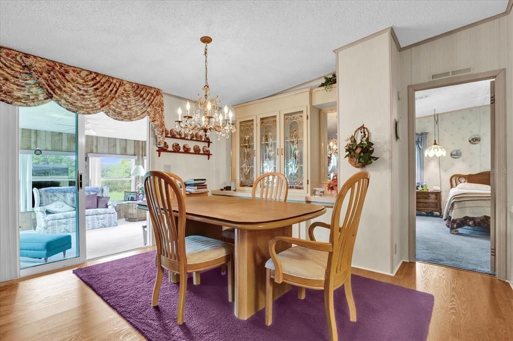 For Sale: $214,000 (3 beds, 2 baths, 1546 Square Feet)