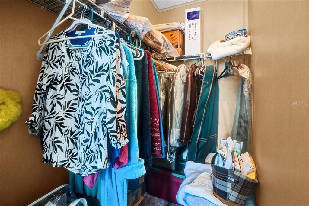 For Sale: $214,000 (3 beds, 2 baths, 1546 Square Feet)