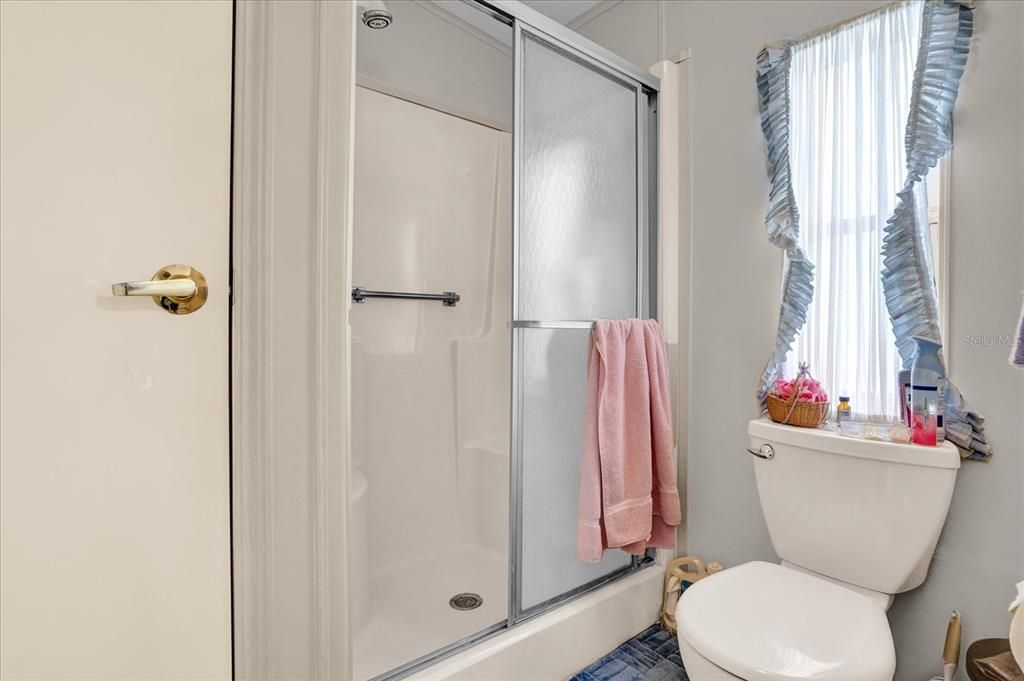 For Sale: $214,000 (3 beds, 2 baths, 1546 Square Feet)