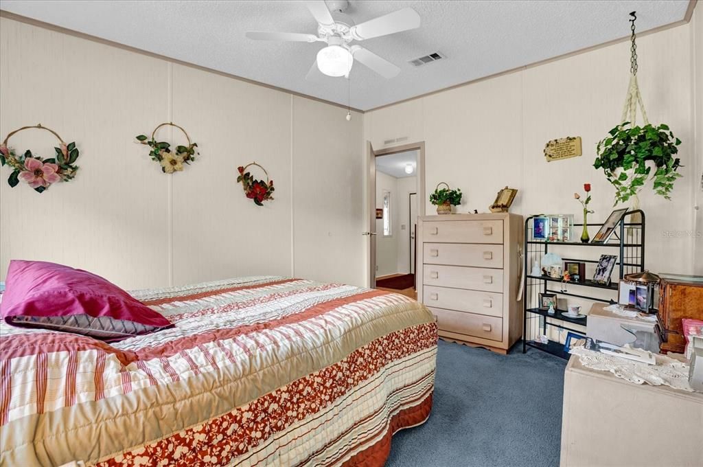 For Sale: $214,000 (3 beds, 2 baths, 1546 Square Feet)