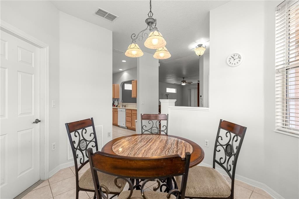 待售: $247,500 (2 贝兹, 2 浴室, 1578 平方英尺)