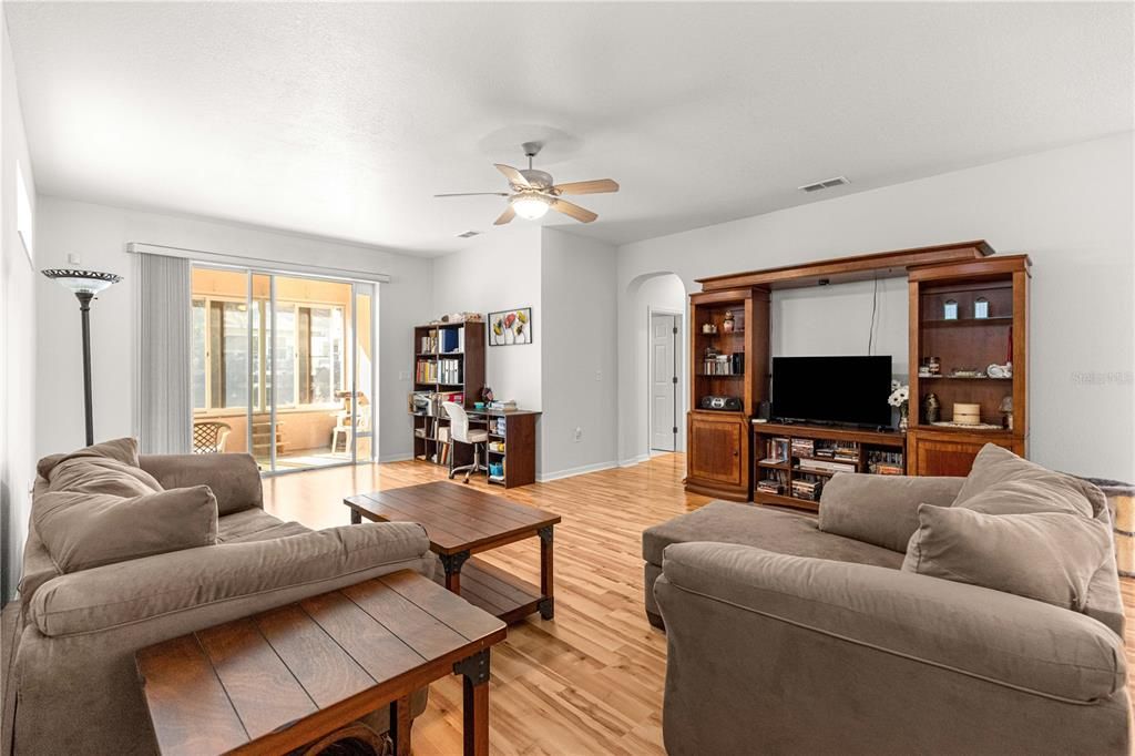 待售: $247,500 (2 贝兹, 2 浴室, 1578 平方英尺)