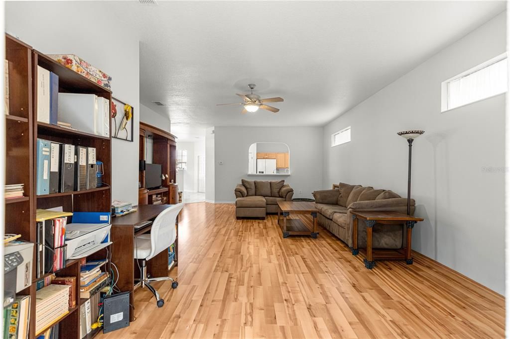 待售: $247,500 (2 贝兹, 2 浴室, 1578 平方英尺)