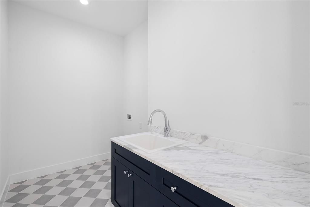 Active With Contract: $1,140,000 (4 beds, 3 baths, 3231 Square Feet)