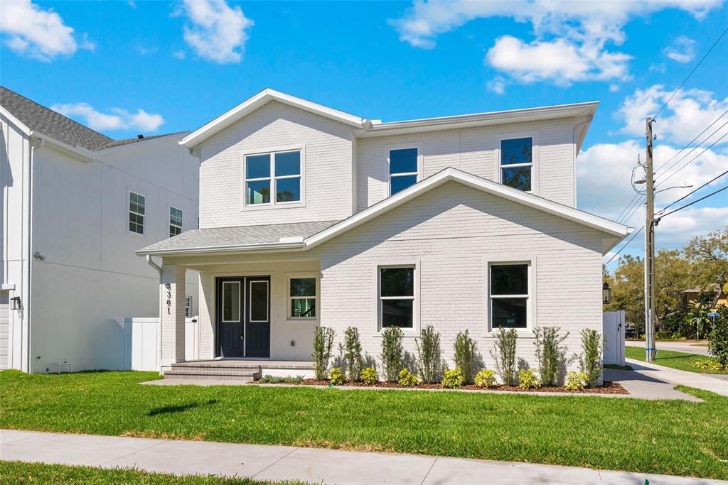Active With Contract: $1,140,000 (4 beds, 3 baths, 3231 Square Feet)