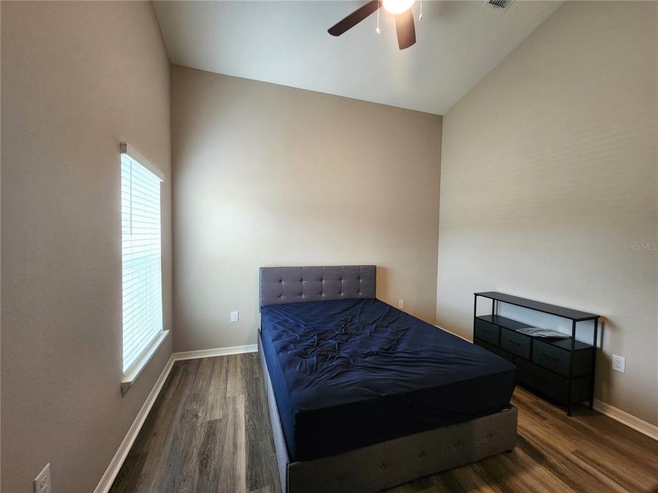 出租: $2,000 (4 贝兹, 2 浴室, 1885 平方英尺)