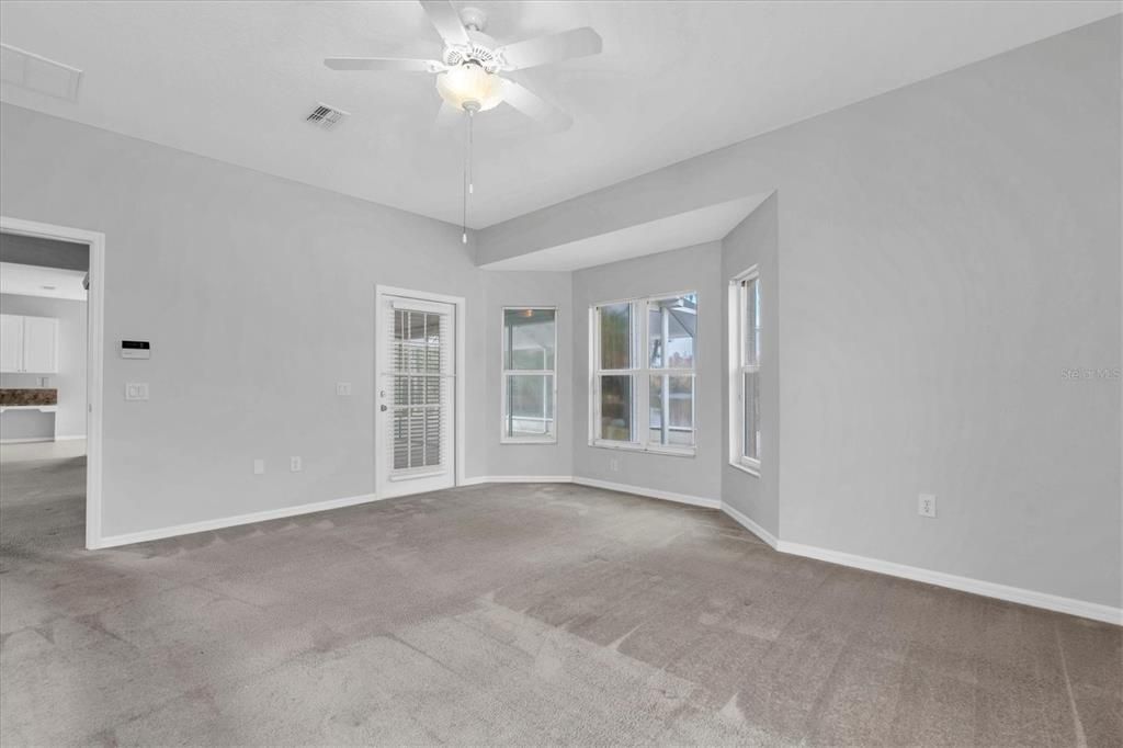 待售: $385,000 (2 贝兹, 2 浴室, 2206 平方英尺)